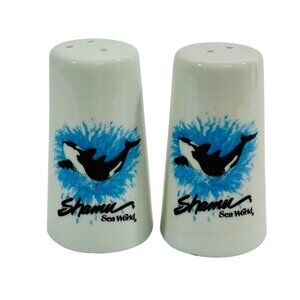 Sea World Amusement Park Shamu Killer Whale Salt & Pepper Shakers Ceramic Vtg